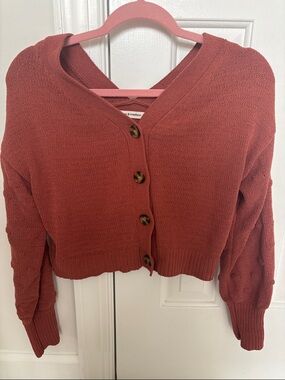 moon & madison Cropped Button-Front Cardigan in Rust